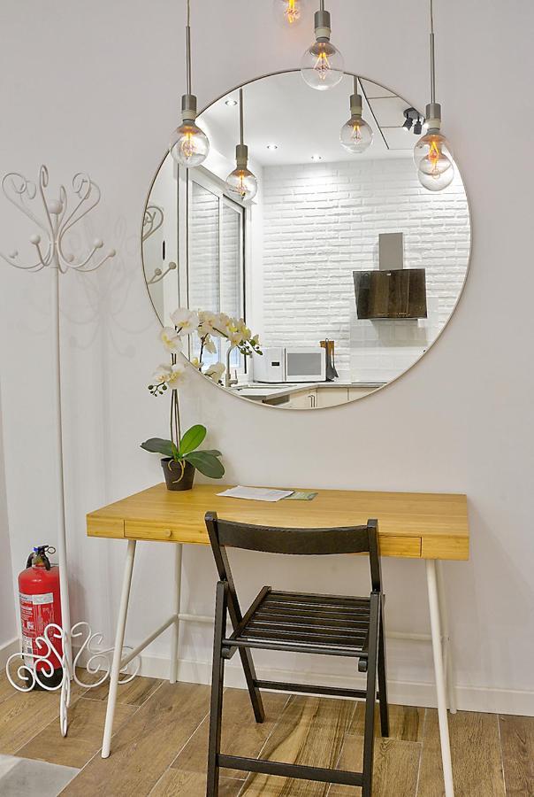Apartsuite B&R Triana Arellano Seville Exterior photo